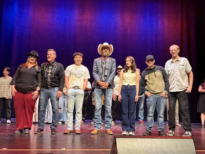 Six Finalists Are Closer To $500 Grand Prize of A Cappella & Unplugged